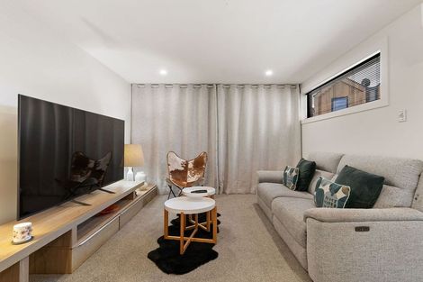 Photo of property in 33 Ryan Loop, Jacks Point, 9371