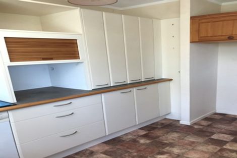 Photo of property in 2/127 Bucklands Beach Road, Bucklands Beach, Auckland, 2012