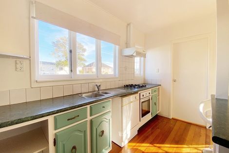 Photo of property in 122 Rathgar Road, Henderson, Auckland, 0610