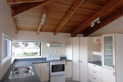 Photo of property in 17 Hassan Drive, Massey, Auckland, 0614