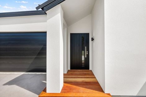 Photo of property in 96 Eriksen Road, Te Awa, Napier, 4110