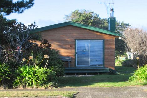Photo of property in 22 Titoki Road, Waikanae Beach, Waikanae, 5036