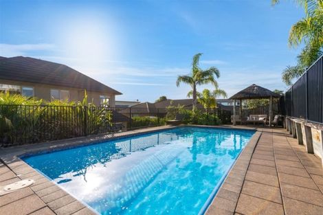 Photo of property in 17 Dunloy Place, East Tamaki Heights, Auckland, 2016