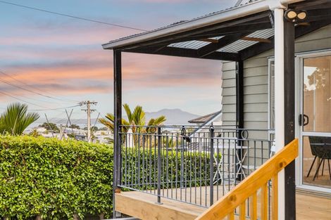 Photo of property in 20 Peter Terrace, Castor Bay, Auckland, 0620