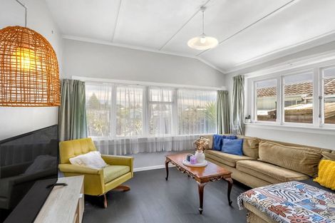 Photo of property in 18 Aotea Street, Castlecliff, Whanganui, 4501