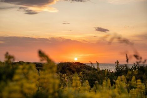 Photo of property in 1 Ngapotiki Street, Paraparaumu Beach, Paraparaumu, 5032