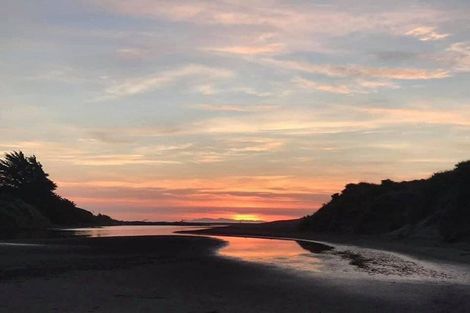 Photo of property in 60 Sarah Street, Waikawa Beach, Levin, 5573