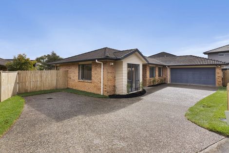 Photo of property in 12 Elwyn Close, Flat Bush, Auckland, 2016