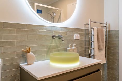 Photo of property in 70b Heretaunga Square, Silverstream, Upper Hutt, 5019