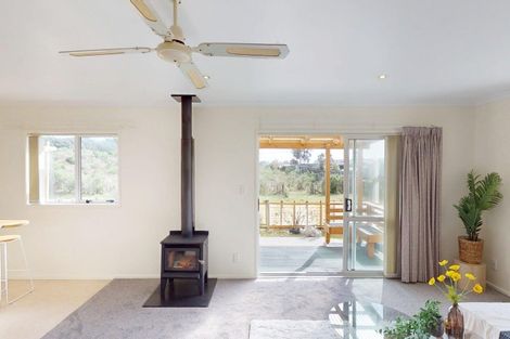 Photo of property in 2 Barclay Grove, Hokio Beach, Levin, 5571