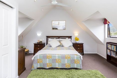 Photo of property in 30 Gemstone Drive, Birchville, Upper Hutt, 5018