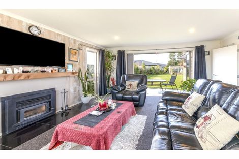 Photo of property in 6 Te Waihora Street, Pegasus, 7612