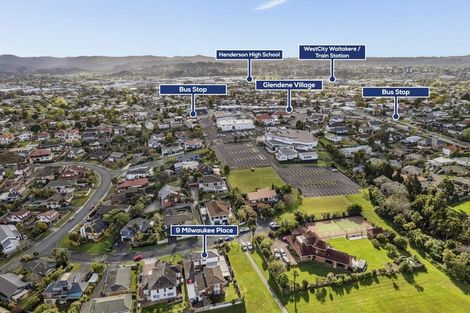 Photo of property in 2/9 Milwaukee Place, Glendene, Auckland, 0602