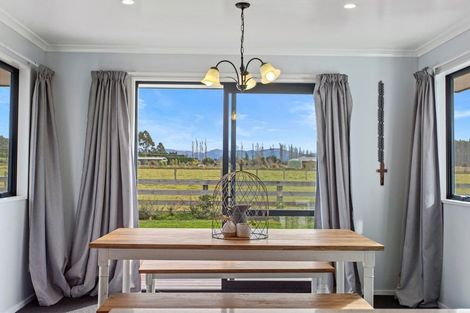 Photo of property in 174 Swamp Road, Loburn, Rangiora, 7472