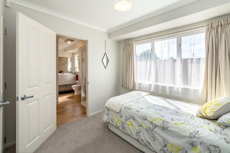 Photo of property in 20 Philip Street, Carterton, 5713