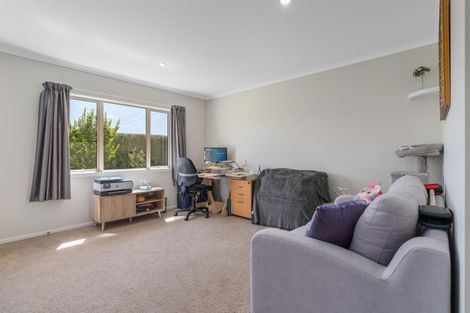 Photo of property in 6 Madison Street, Carterton, 5713