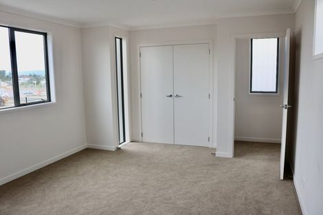 Photo of property in 94 Hobsonville Point Road, Hobsonville, Auckland, 0616