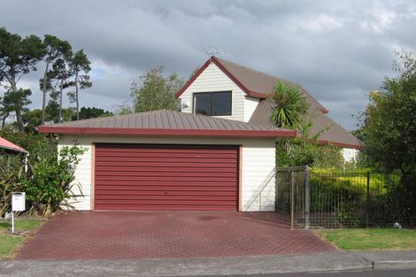 Photo of property in 90 Harmel Road, Glendene, Auckland, 0602