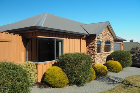 Photo of property in 7 Carpentras Way, Nukuhau, Taupo, 3330