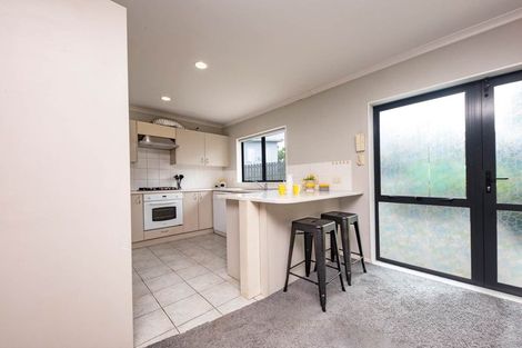 Photo of property in 24a Fruitvale Road, New Lynn, Auckland, 0600
