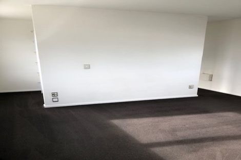 Photo of property in 4/6 Defoe Place, Waltham, Christchurch, 8023