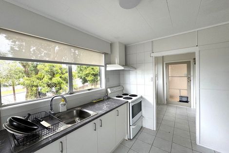 Photo of property in 1/14 Waari Avenue, Sunnyvale, Auckland, 0612