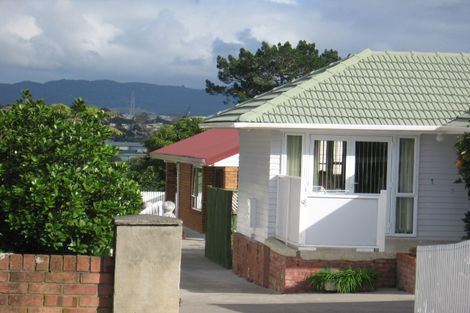 Photo of property in 18 Waione Avenue, Te Atatu Peninsula, Auckland, 0610