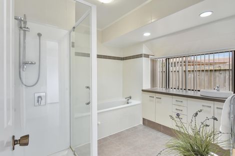 Photo of property in 6 Freelance Terrace, Pahurehure, Papakura, 2113