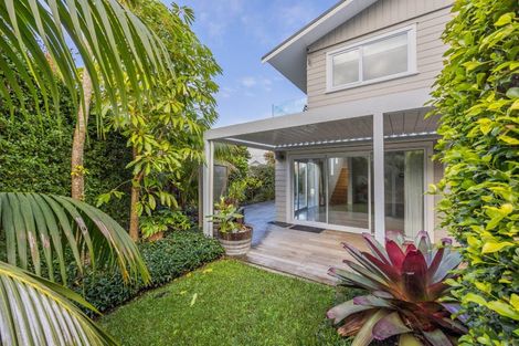 Photo of property in 2/17 Bevyn Street, Castor Bay, Auckland, 0620