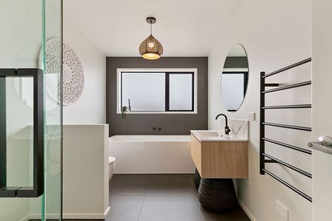 Photo of property in 13 Wheat Street, Jacks Point, Queenstown, 9371