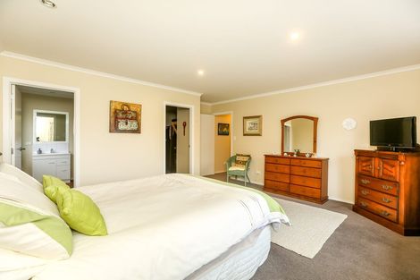 Photo of property in 12 Kororako Grove, Whalers Gate, New Plymouth, 4310