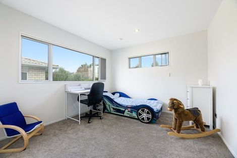 Photo of property in 12 Midhurst Avenue, Henderson, Auckland, 0612