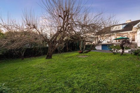 Photo of property in 120 Mellons Bay Road, Mellons Bay, Auckland, 2014