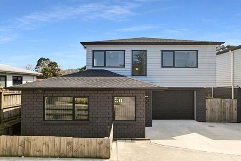 Photo of property in 18a Riverpark Crescent, Henderson, Auckland, 0610