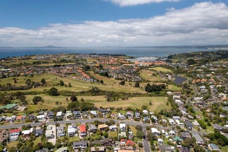 Photo of property in 1292 Whangaparaoa Road, Army Bay, Whangaparaoa, 0930