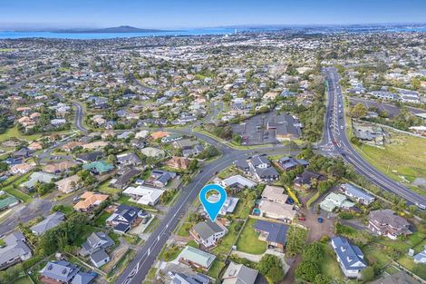 Photo of property in 10 Unsworth Drive, Unsworth Heights, Auckland, 0632