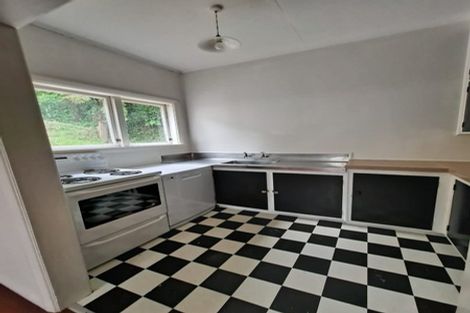 Photo of property in 22 Bracken Street, New Plymouth, 4310