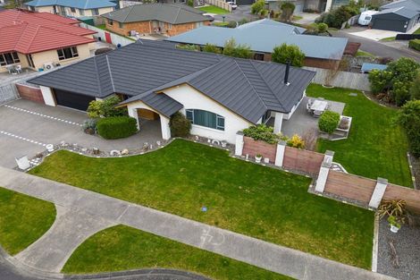 Photo of property in 7 Barry Curtis Place, Levin, 5510