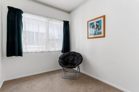 Photo of property in 2/54 Mayfair Crescent, Mairangi Bay, Auckland, 0630