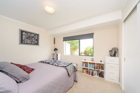 Photo of property in 27 Strachan Way, Highbury, Palmerston North, 4412