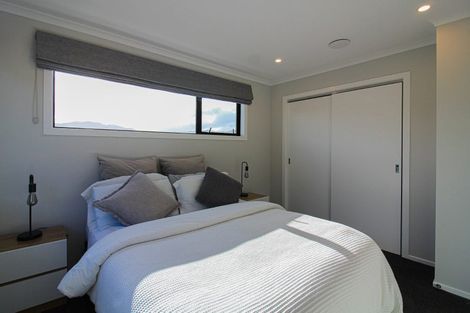 Photo of property in 8 Castletown Street, Wallaceville, Upper Hutt, 5018