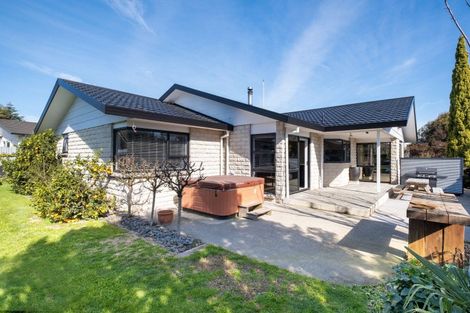 Photo of property in 14 Legorne Lane, Havelock North, 4130