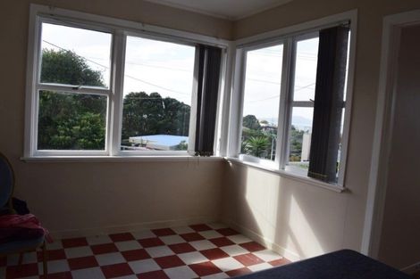 Photo of property in 68 Lyons Avenue, Murrays Bay, Auckland, 0630