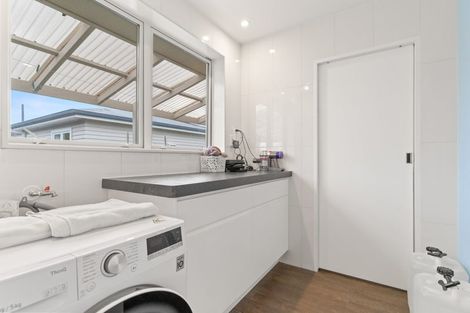 Photo of property in 41 Brandon Street, Featherston, 5710