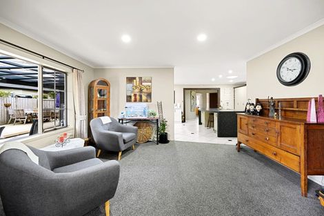 Photo of property in 9 Roderick Place, Rototuna, Hamilton, 3210