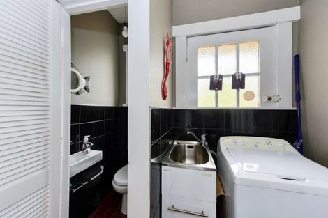 Photo of property in 69 Forest Lake Road, Forest Lake, Hamilton, 3200