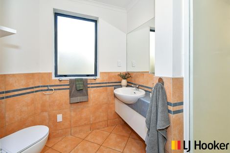 Photo of property in 8a Norman Close, The Gardens, Auckland, 2105