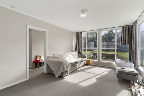Photo of property in 1/22 Edgeworth Road, Glenfield, Auckland, 0629
