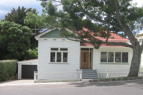 Photo of property in 6 Hastings Parade, Devonport, Auckland, 0624