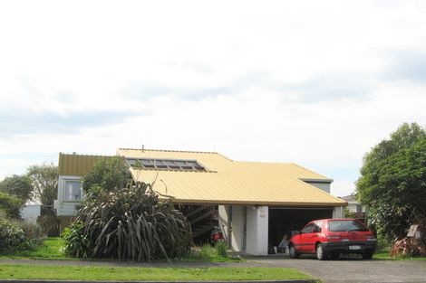 Photo of property in 18 Wesley Avenue, Frankleigh Park, New Plymouth, 4310